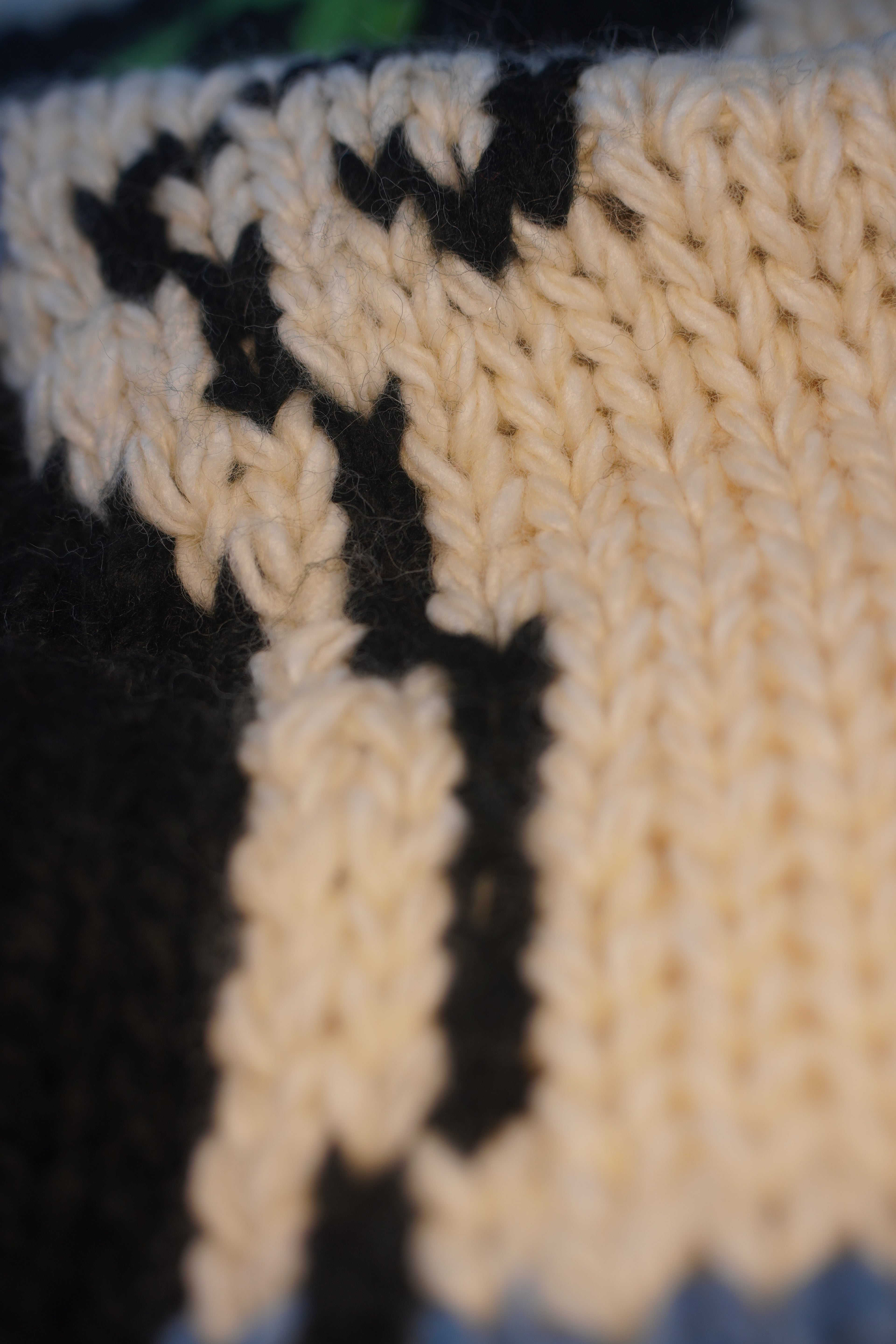 Handcrafted Ivory Black Cat Intarsia Knit Vest — Chunky Cropped